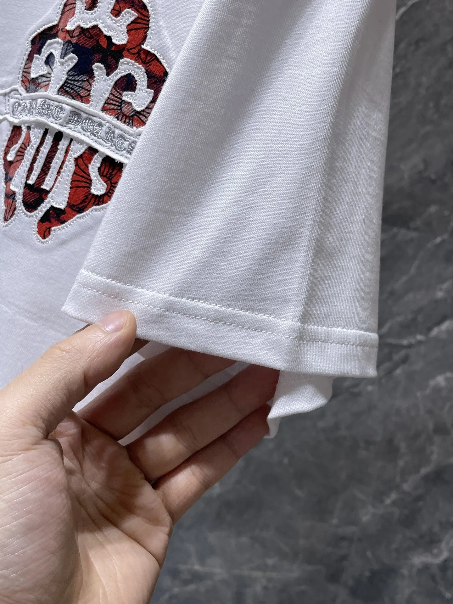 P170 new Chrome Hearts 25ss high version for summer! High-weight, environmentally friendly, high-quality top-quality fabric 260g~285g Krobajian Heavy Industry hand-applied embroidered short-sleeved heavy industry embroidery! ! ! Tens of thousands of needles! ! Counter synchronized replica version 1:1 Recommended colors: black white
